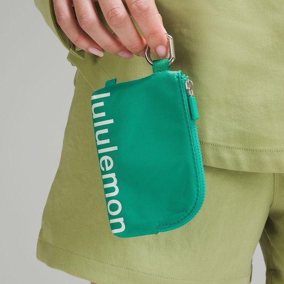 ❤️ Lululemon Clippable Card Pouch NWT - Picture 2 of 13